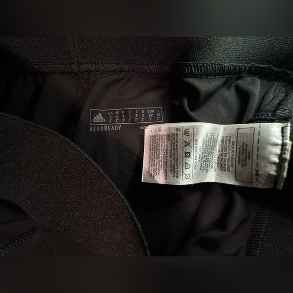 Adidas Volleyball shorts SIZE Small - Picture 5 of 5